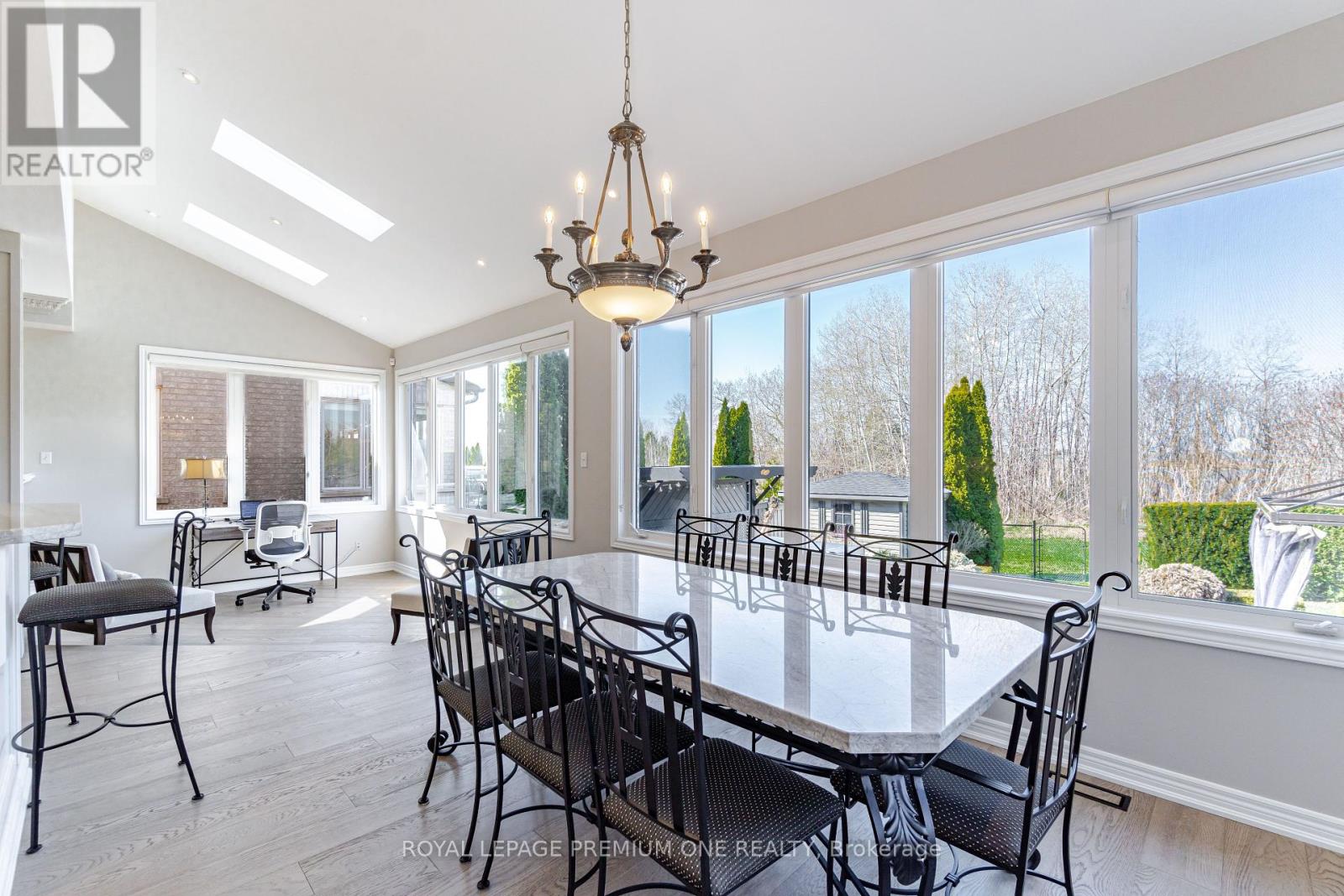 Photo 33 of 60 Julia Valentina Avenue, Vaughan ON
