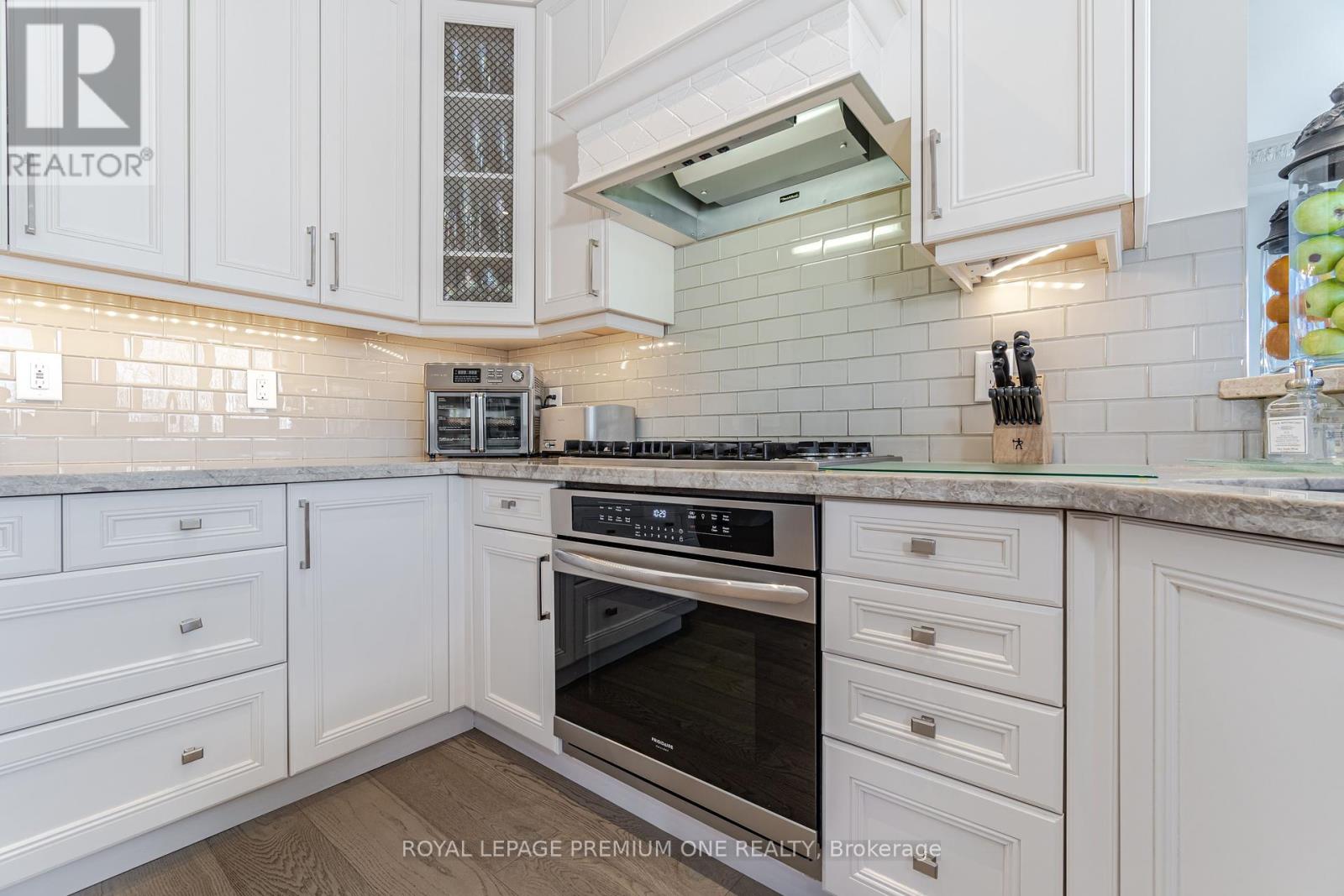 Photo 45 of 60 Julia Valentina Avenue, Vaughan ON