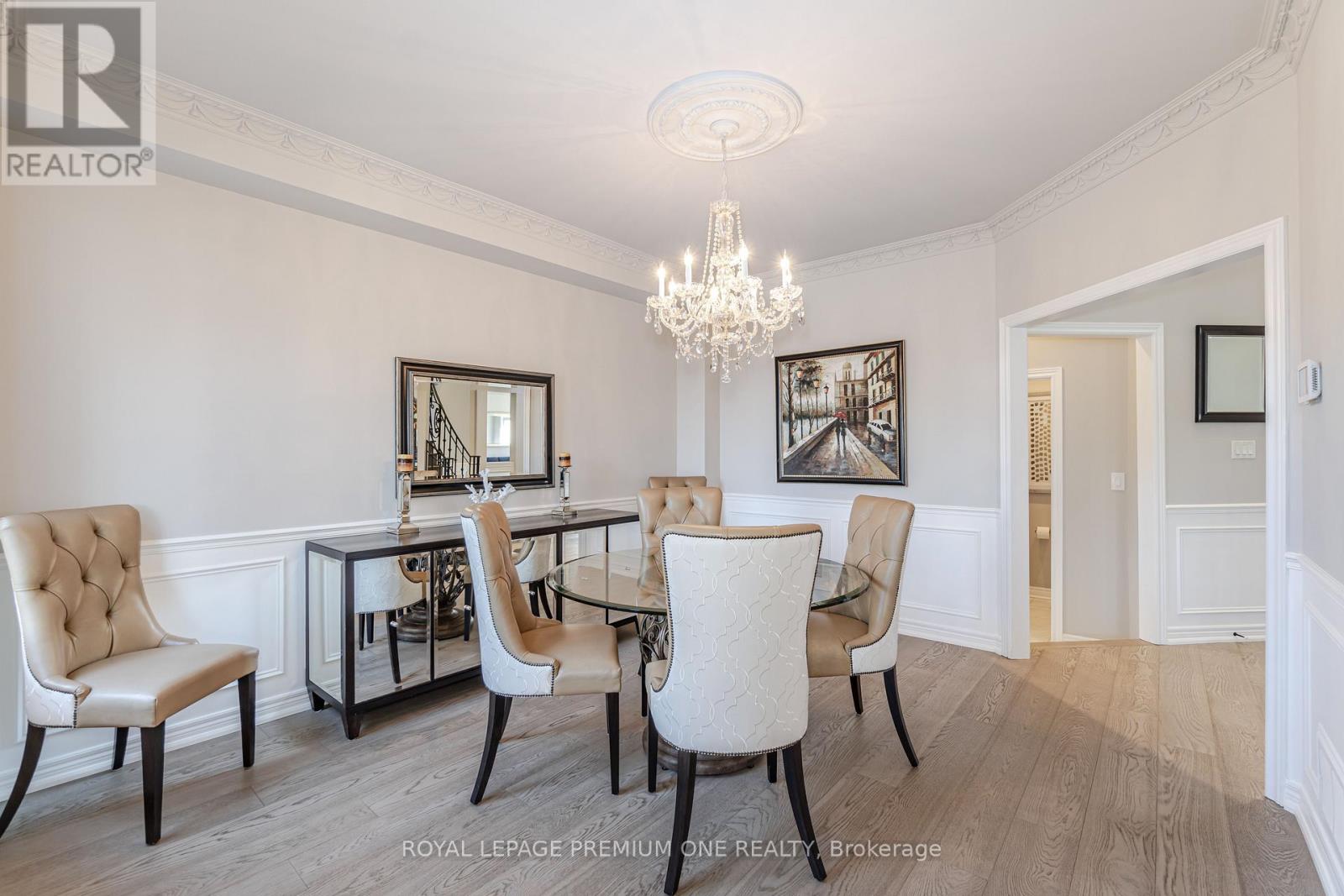 Photo 10 of 60 Julia Valentina Avenue, Vaughan ON