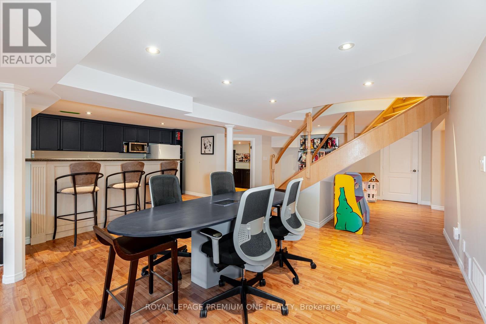 Photo 34 of 60 Julia Valentina Avenue, Vaughan ON