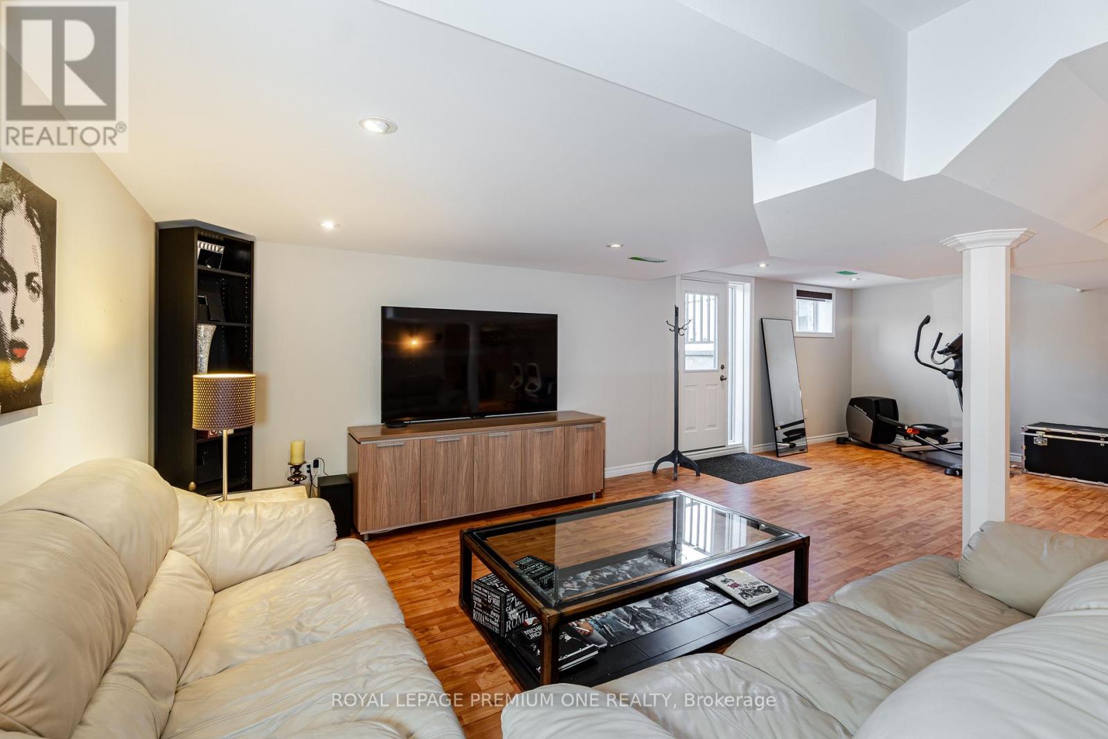 Photo 23 of 60 Julia Valentina Avenue, Vaughan ON