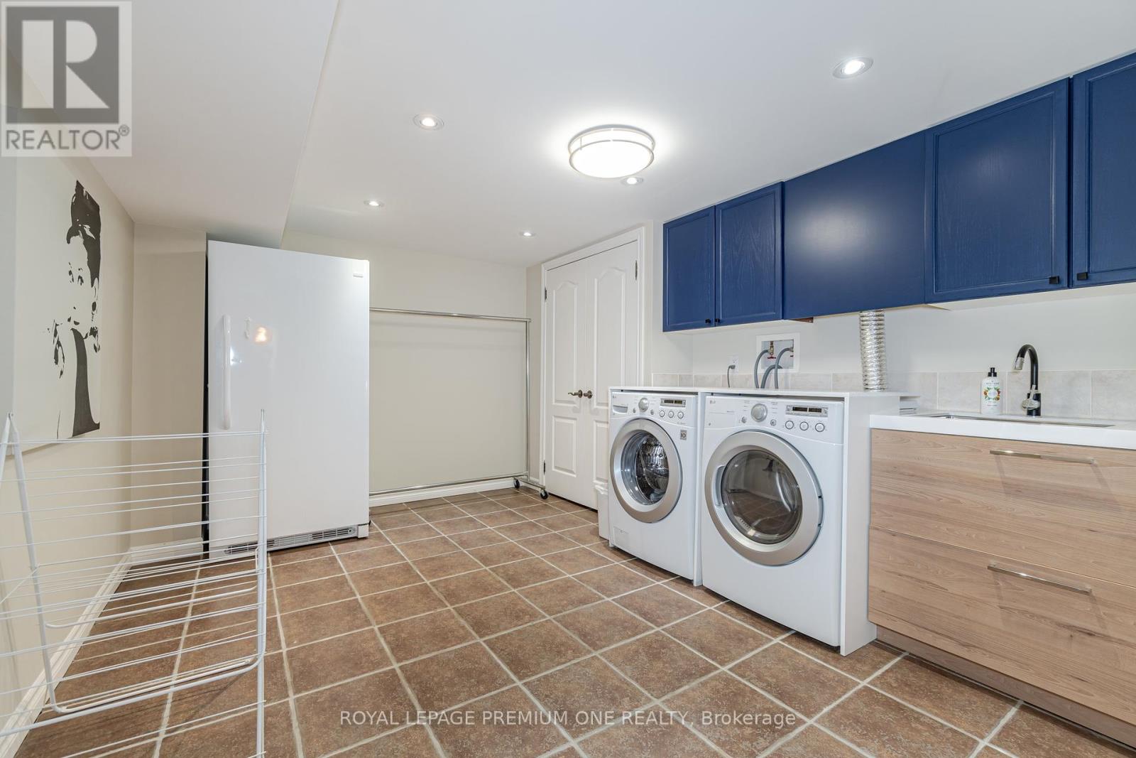 Photo 22 of 60 Julia Valentina Avenue, Vaughan ON