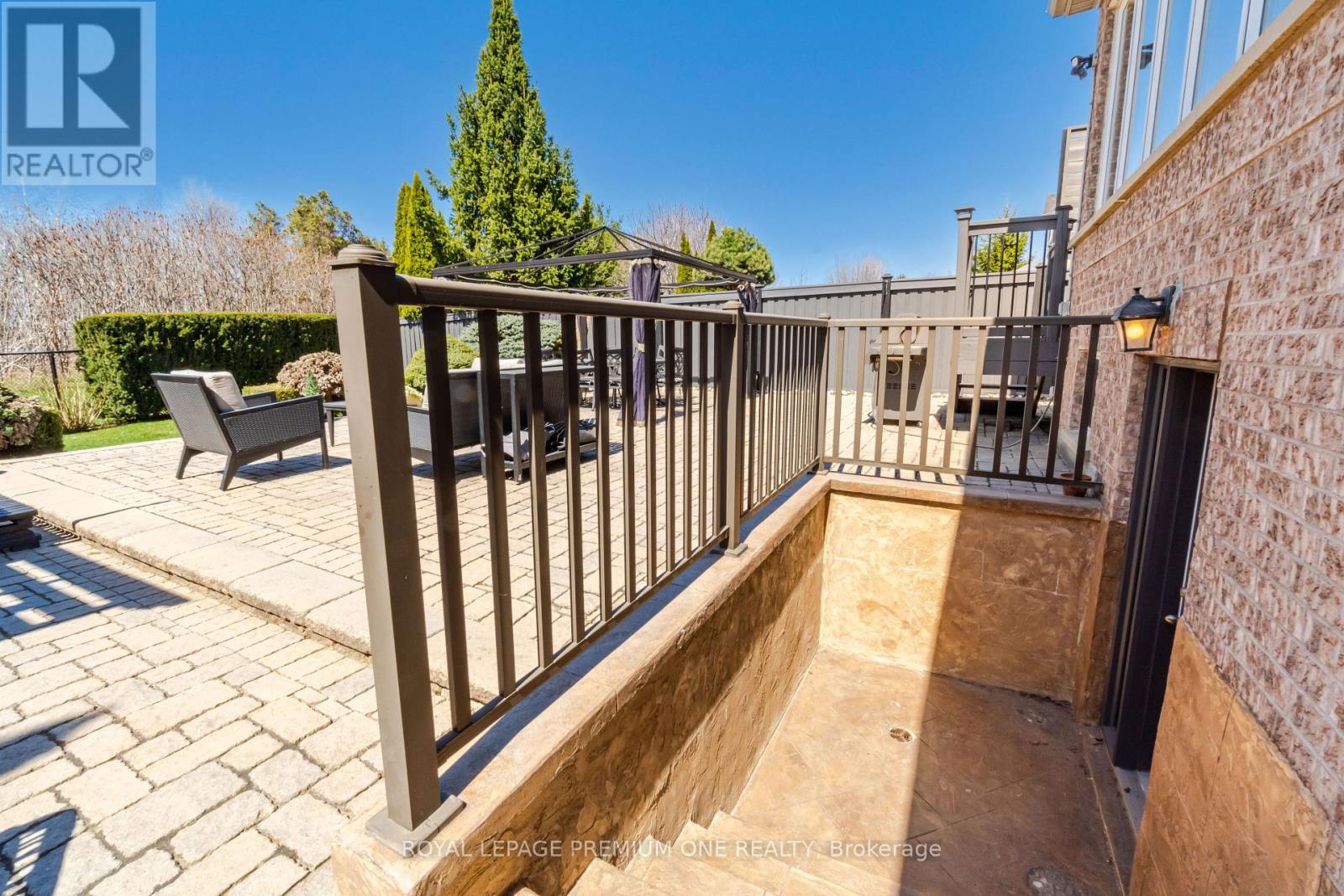 Photo 18 of 60 Julia Valentina Avenue, Vaughan ON