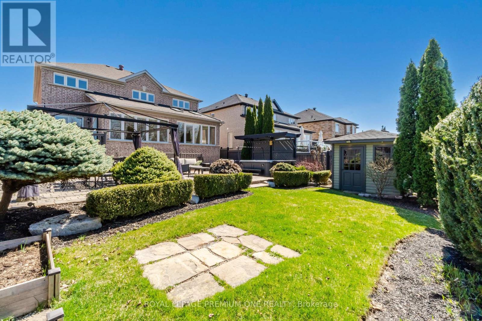 Photo 24 of 60 Julia Valentina Avenue, Vaughan ON