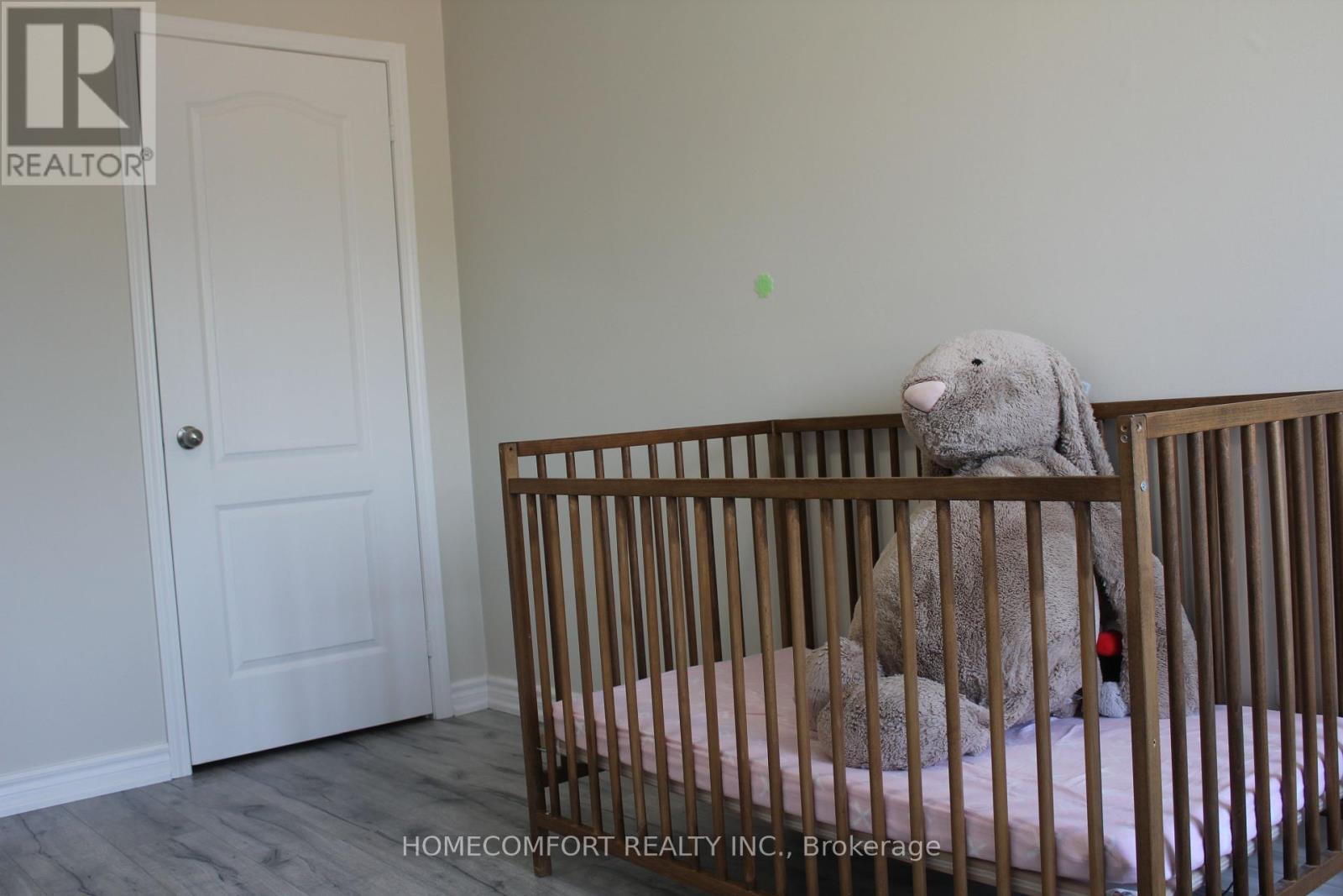 Photo 14 of 18 Glendennan Avenue, Markham ON