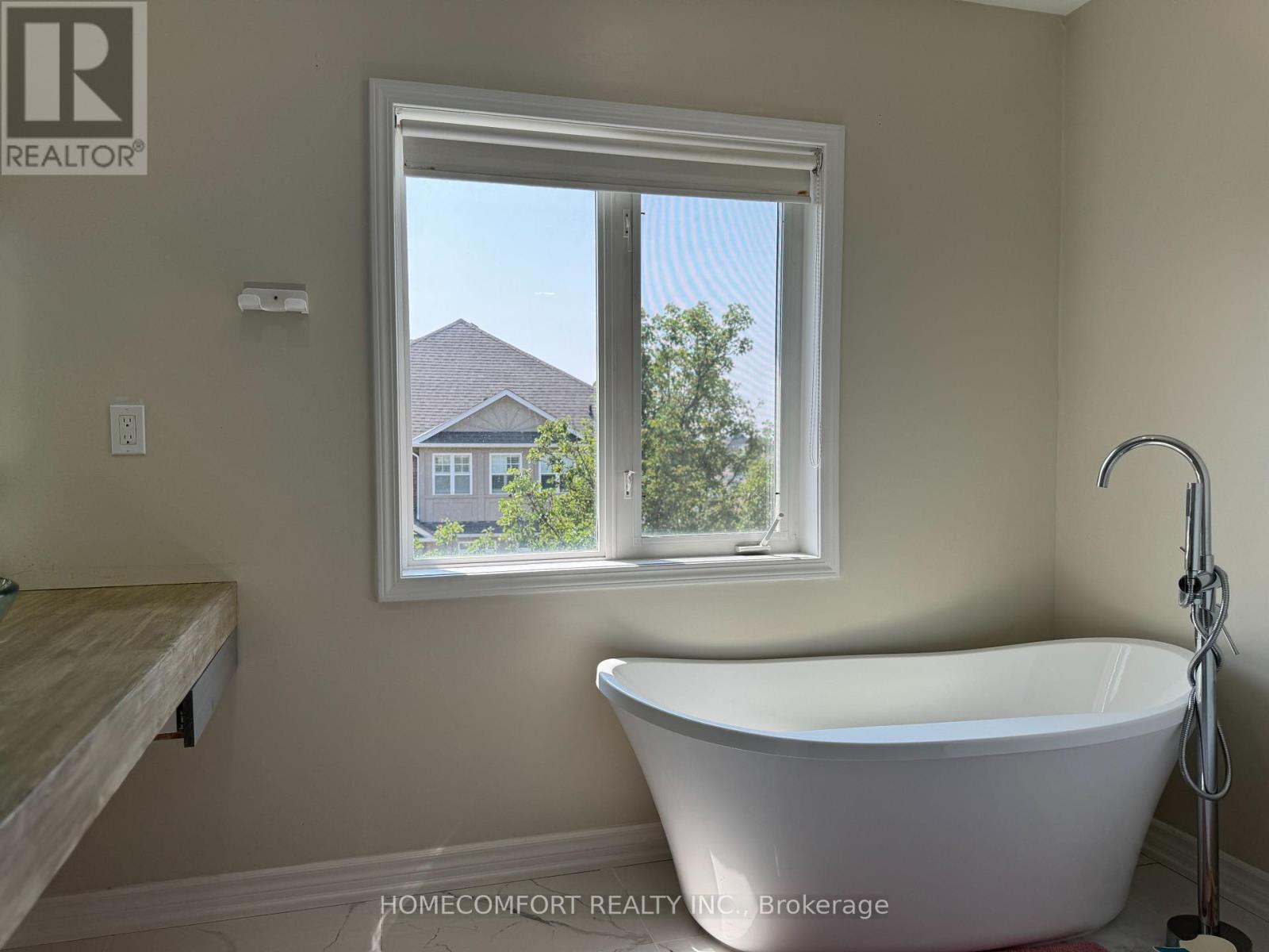 Photo 19 of 18 Glendennan Avenue, Markham ON