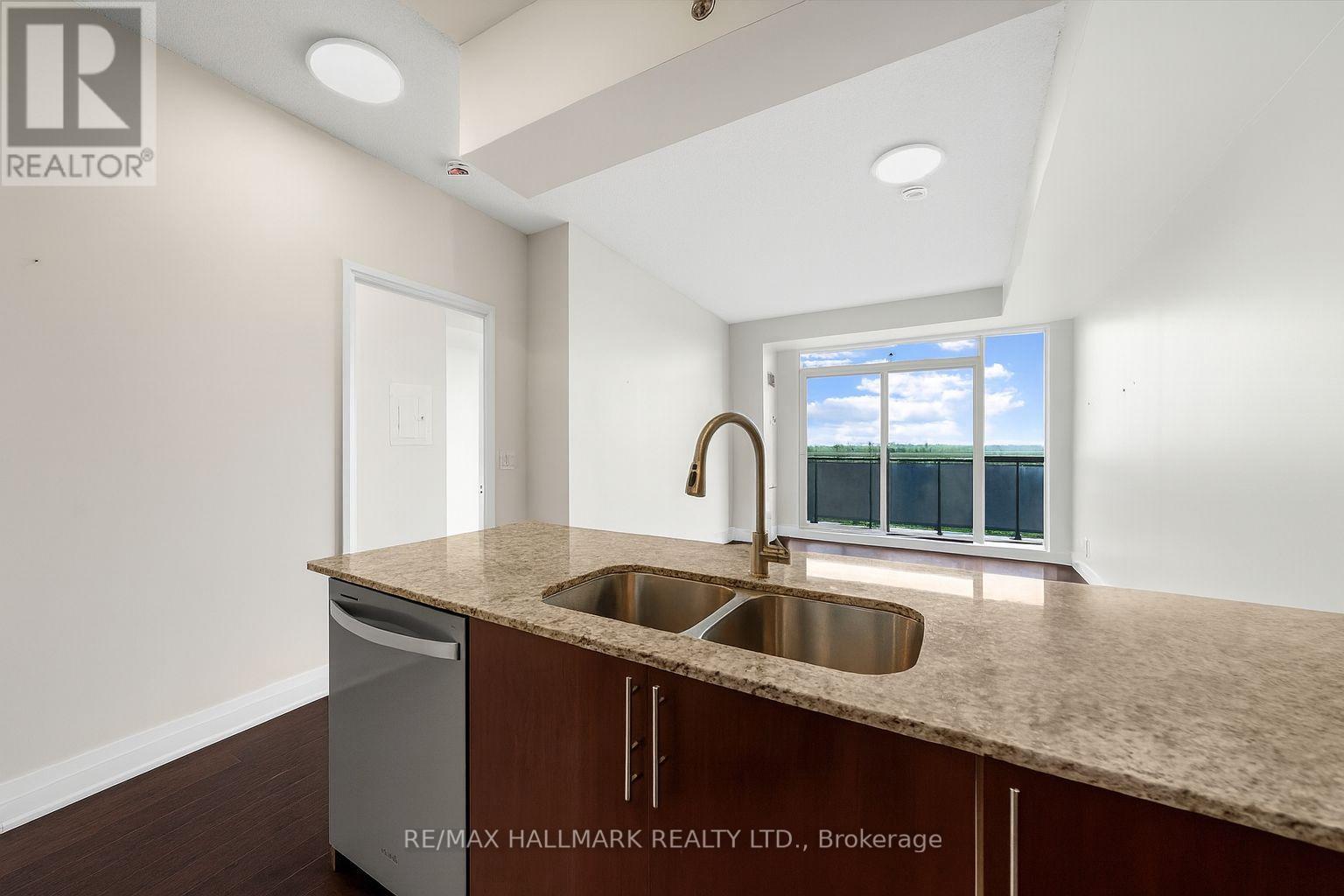 Photo 4 of 1508 520 Steeles Avenue, Vaughan ON
