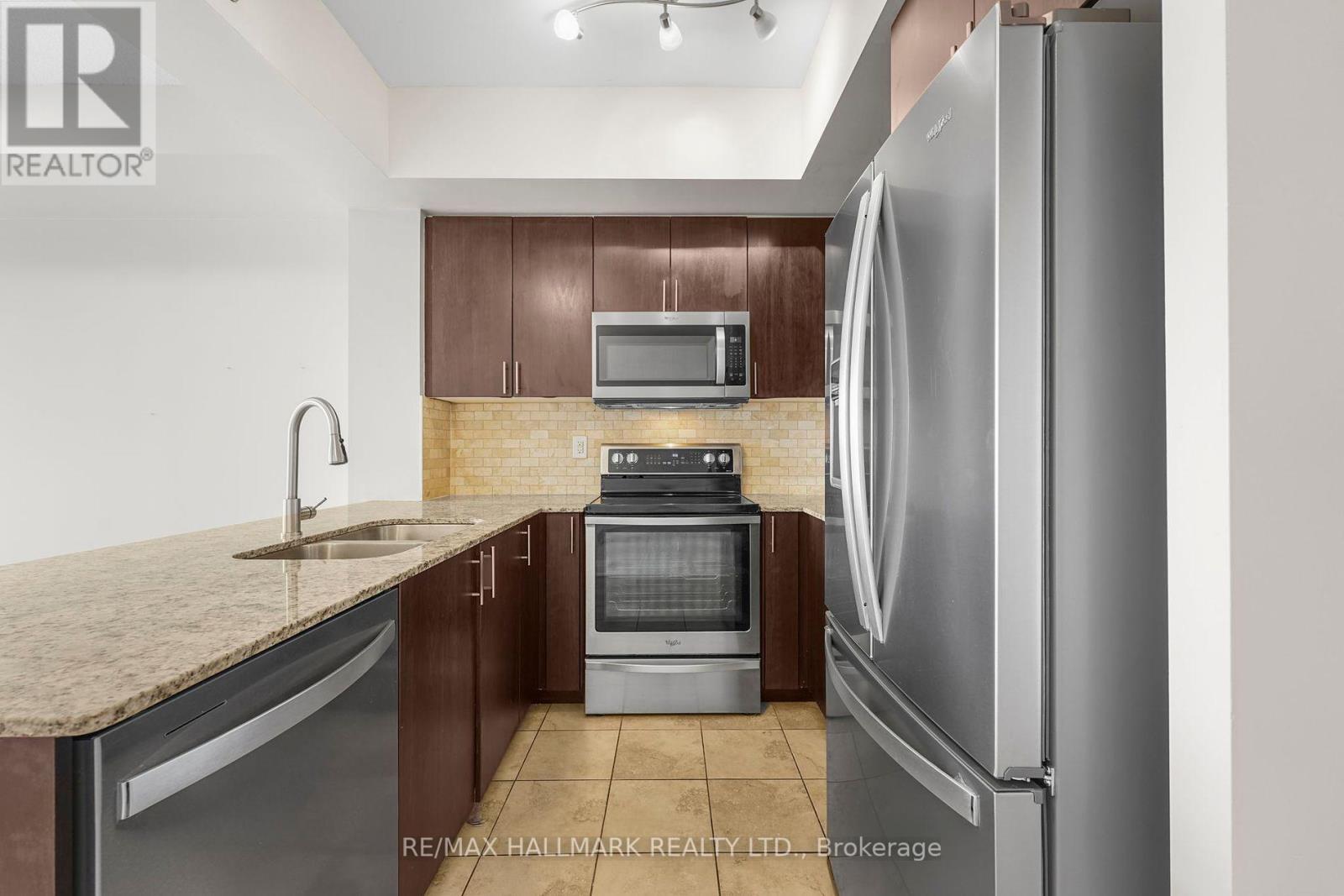 Photo 7 of 1508 520 Steeles Avenue, Vaughan ON