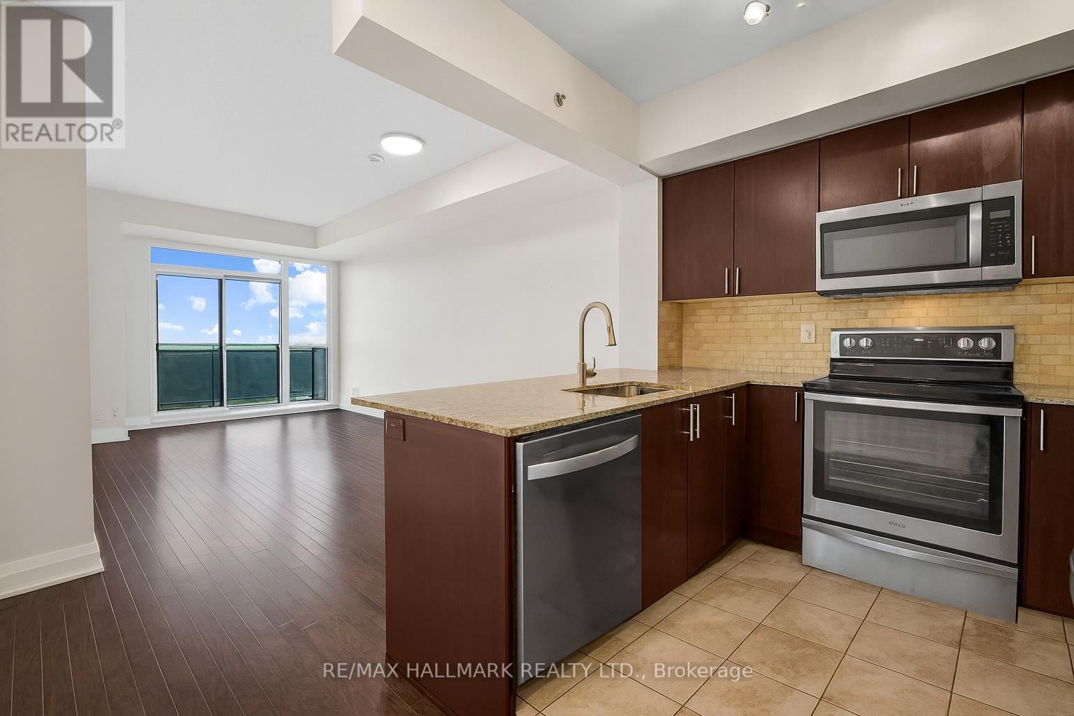 Photo 8 of 1508 520 Steeles Avenue, Vaughan ON