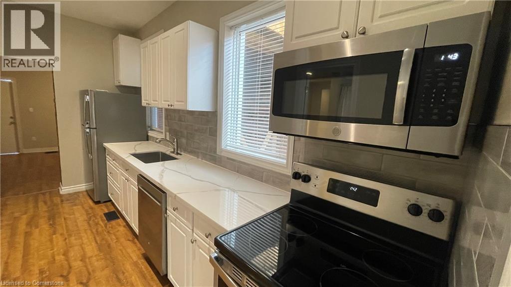 Photo 5 of 141 Wellington Street N Unit 1, Hamilton ON