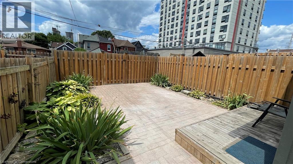 Photo 7 of 141 Wellington Street N Unit 1, Hamilton ON