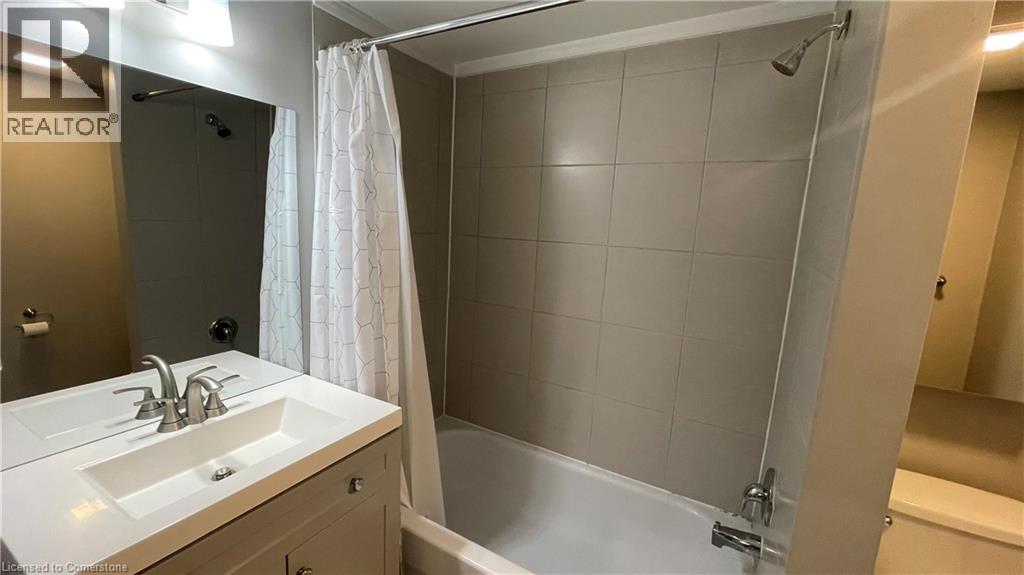 Photo 9 of 141 Wellington Street N Unit 1, Hamilton ON