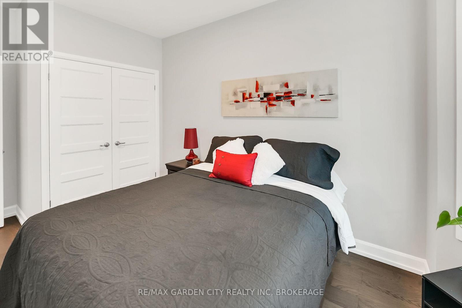 Photo 24 of 3 Campbell Street, Thorold ON