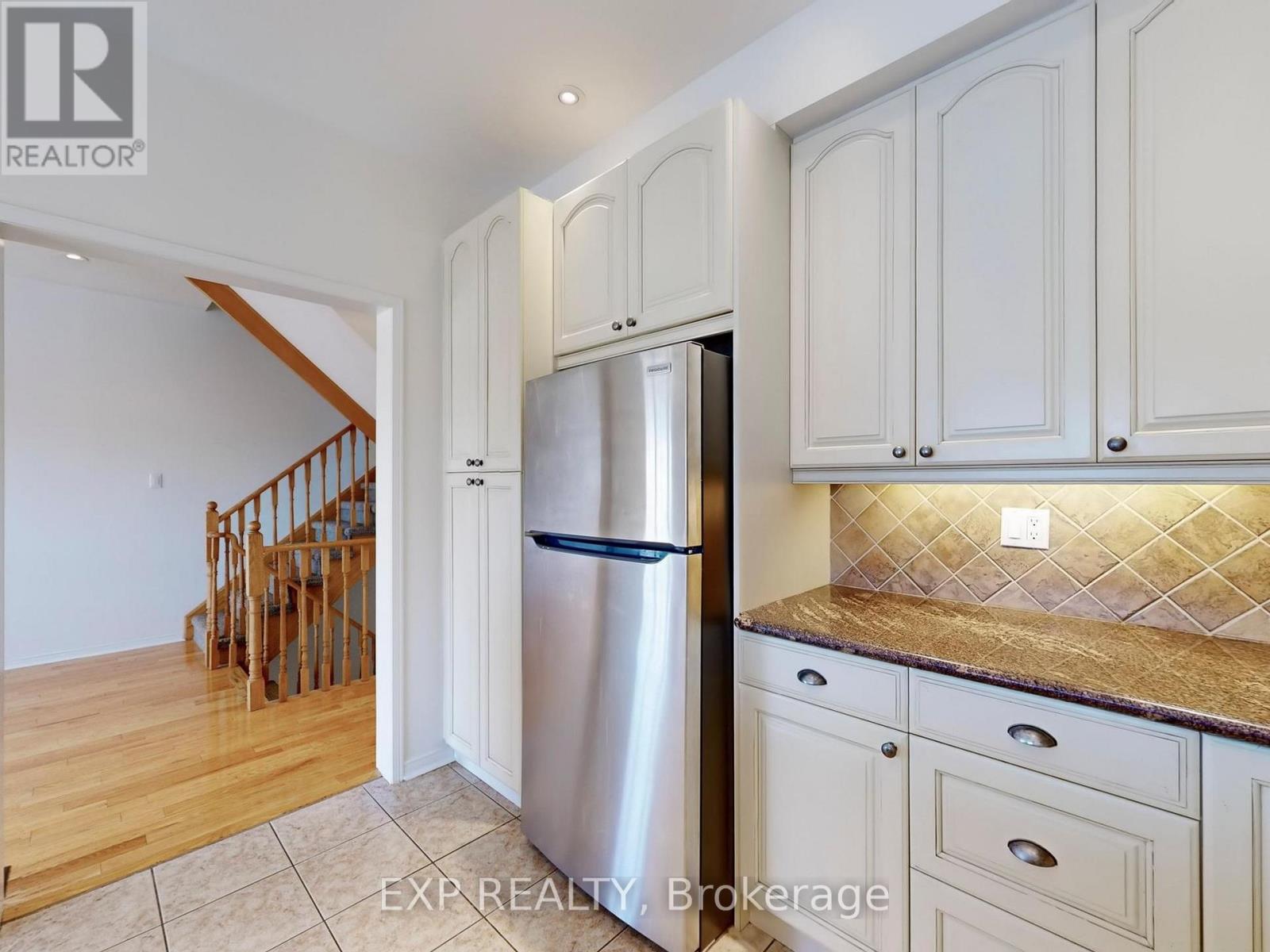Photo 11 of 6630 Opera Glass Crescent, Mississauga ON