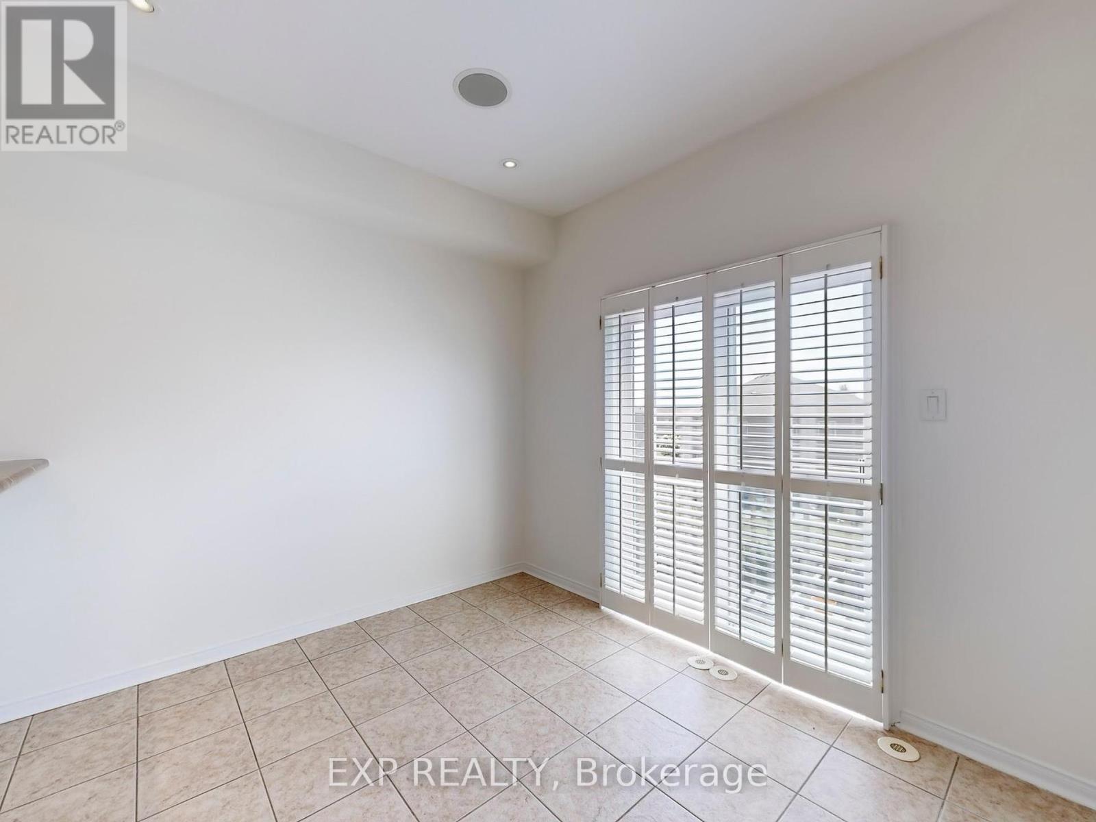 Photo 13 of 6630 Opera Glass Crescent, Mississauga ON