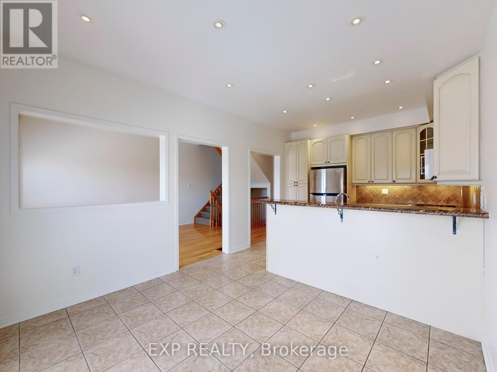 Photo 15 of 6630 Opera Glass Crescent, Mississauga ON