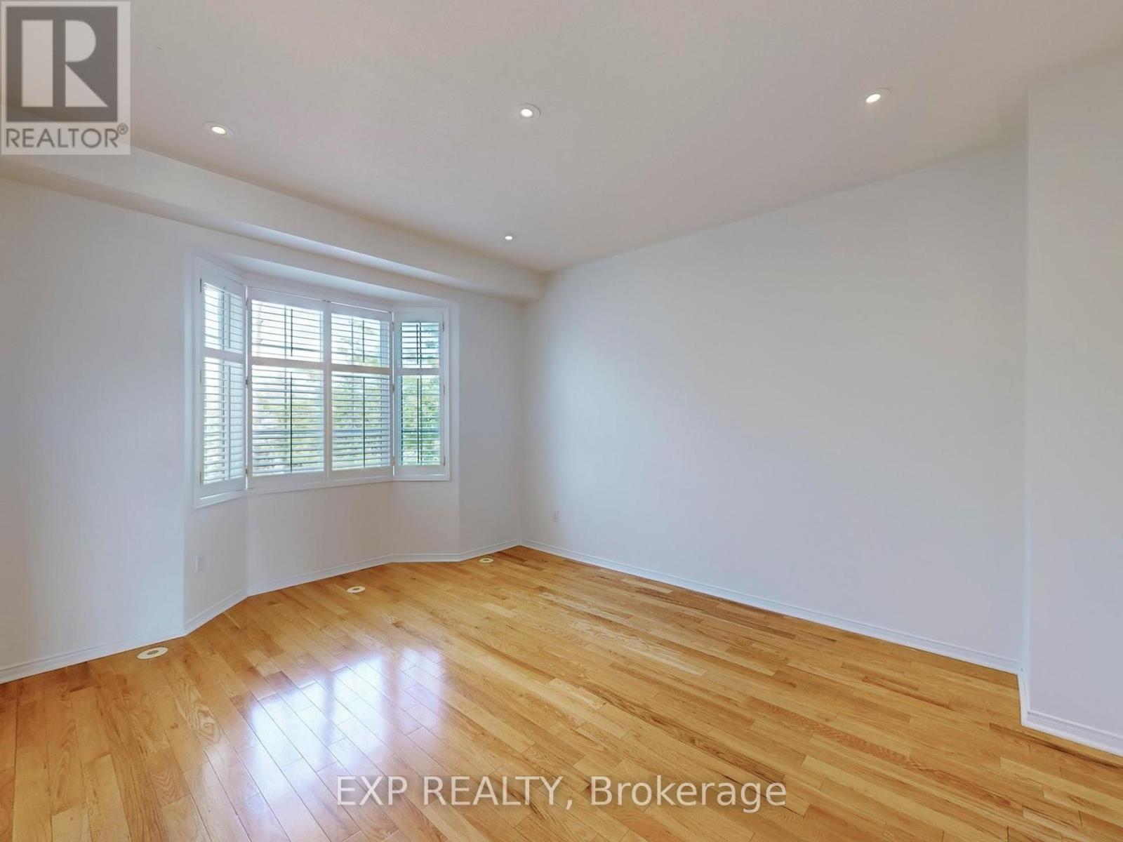 Photo 16 of 6630 Opera Glass Crescent, Mississauga ON