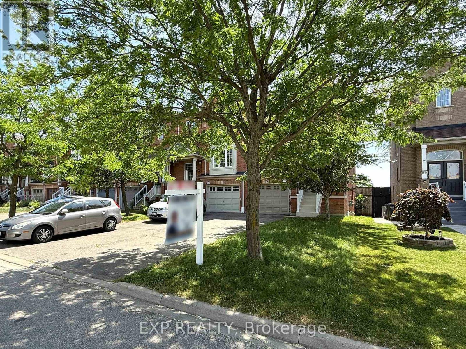 Photo 2 of 6630 Opera Glass Crescent, Mississauga ON