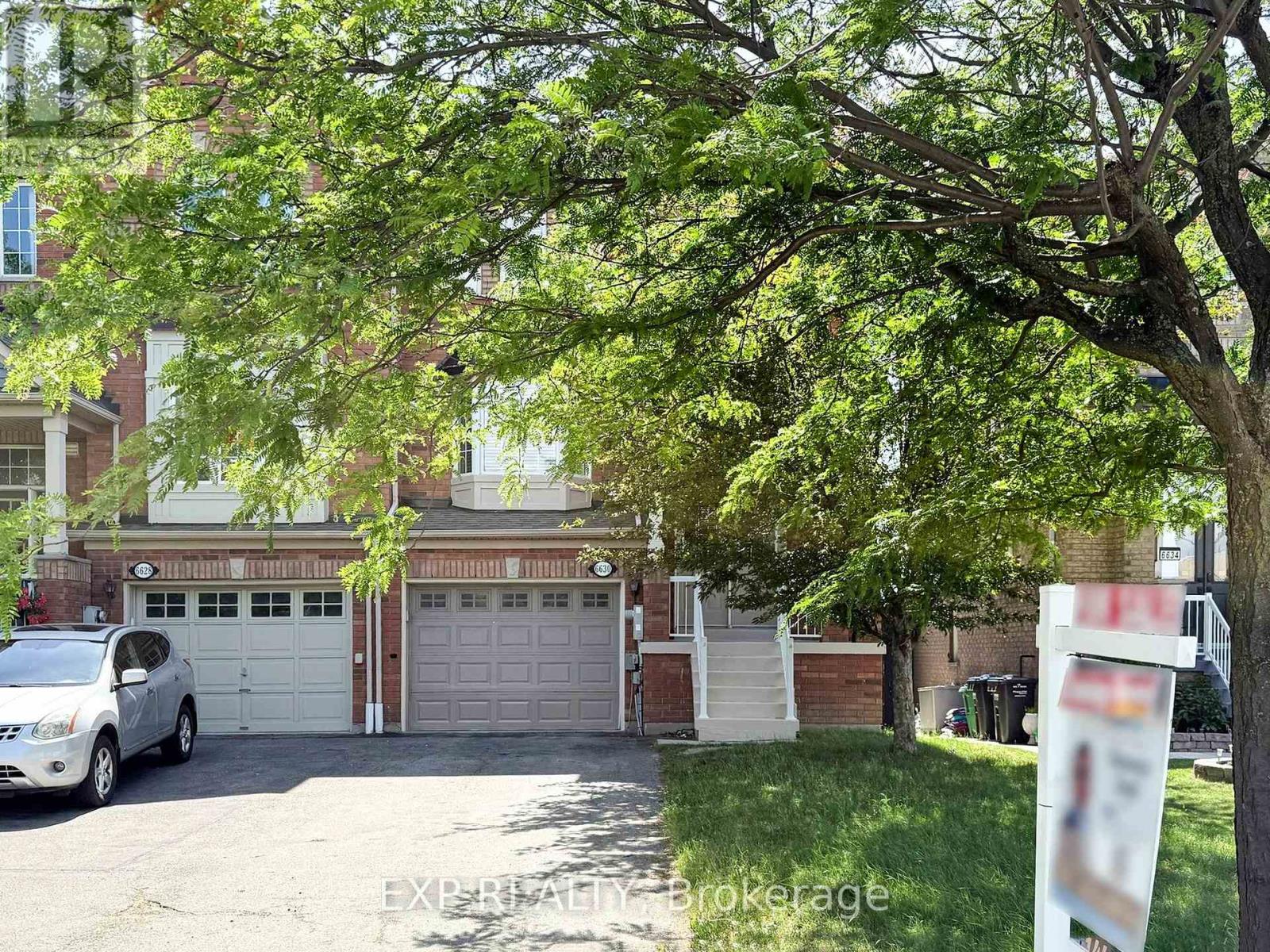 Photo 4 of 6630 Opera Glass Crescent, Mississauga ON