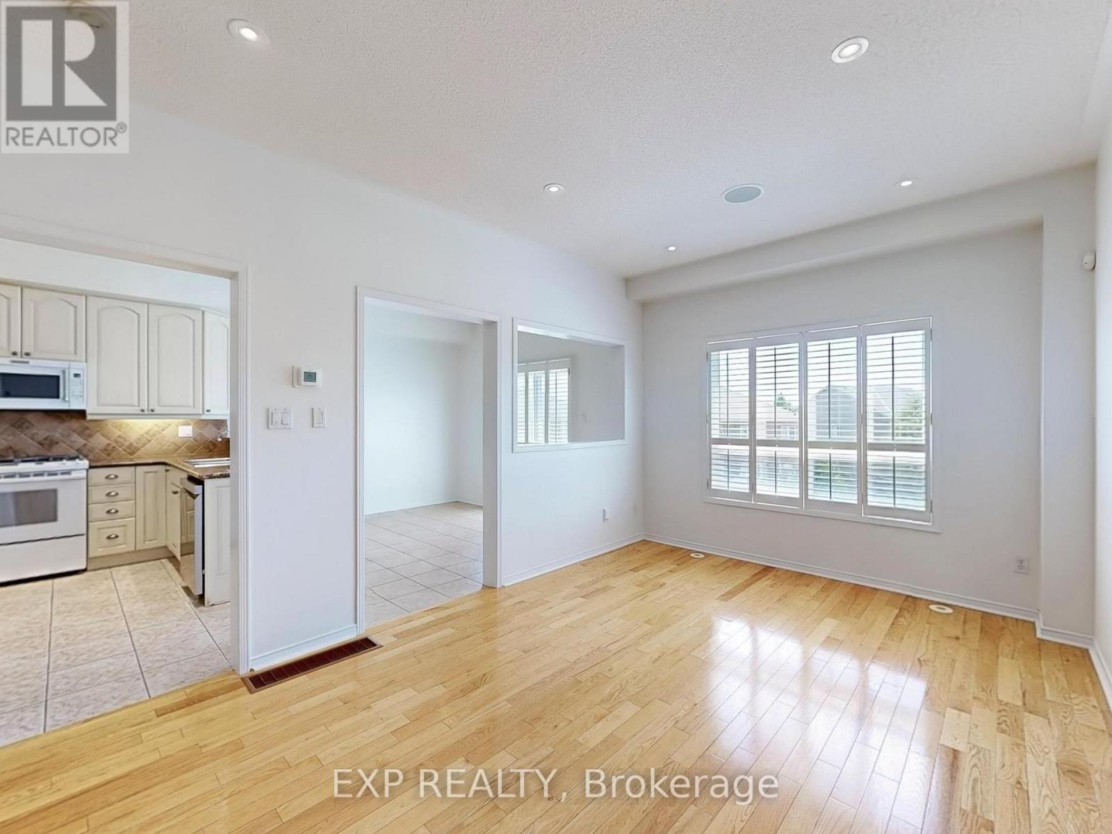 Photo 6 of 6630 Opera Glass Crescent, Mississauga ON