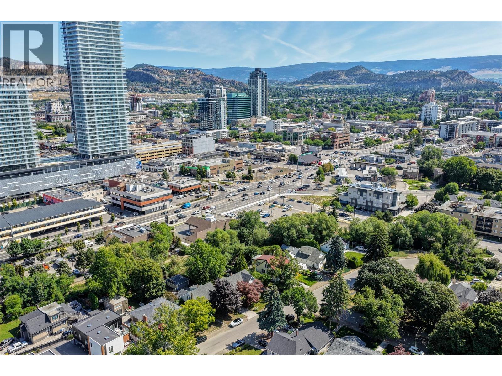 Photo 3 of 258 Riverside Avenue, Kelowna BC