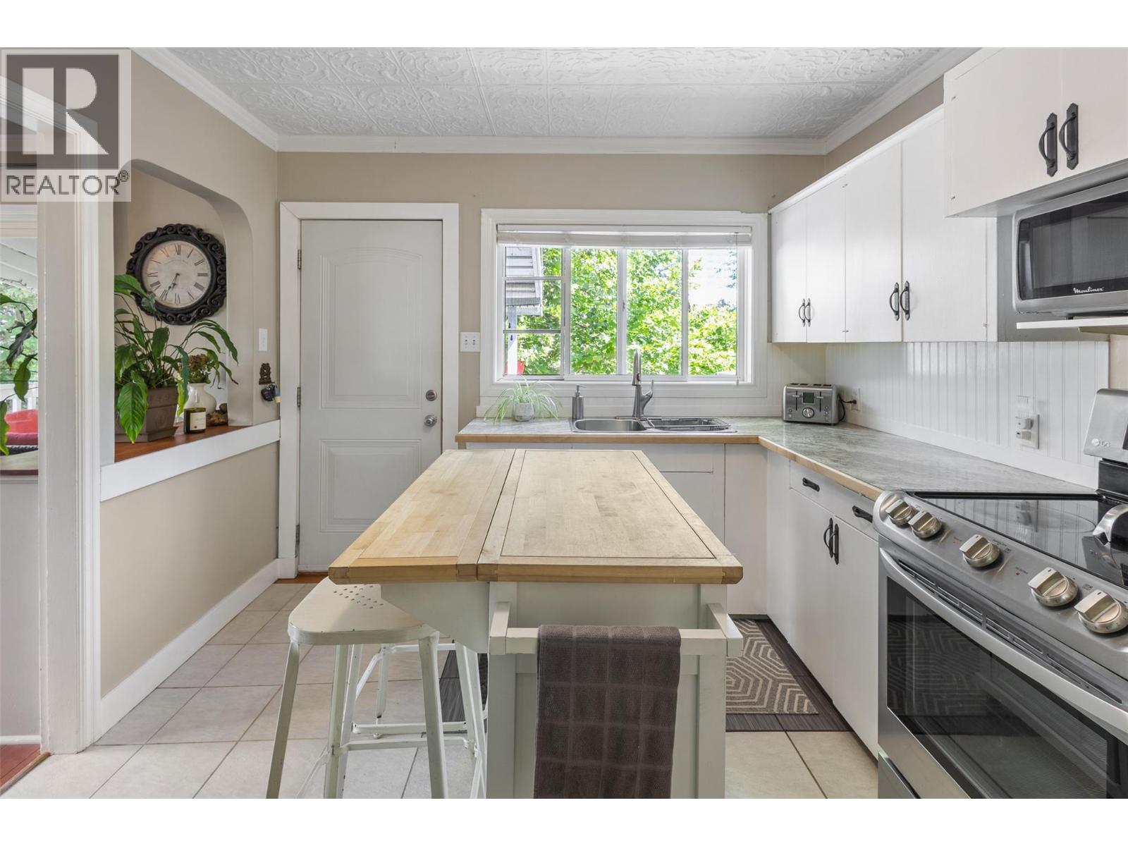 Photo 40 of 258 Riverside Avenue, Kelowna BC