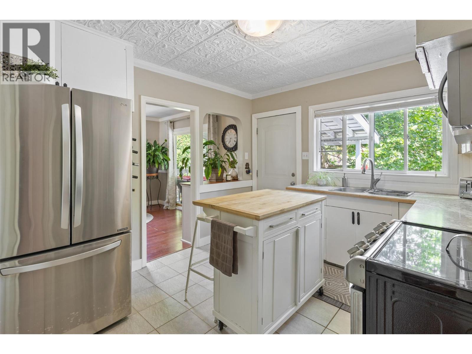 Photo 14 of 258 Riverside Avenue, Kelowna BC