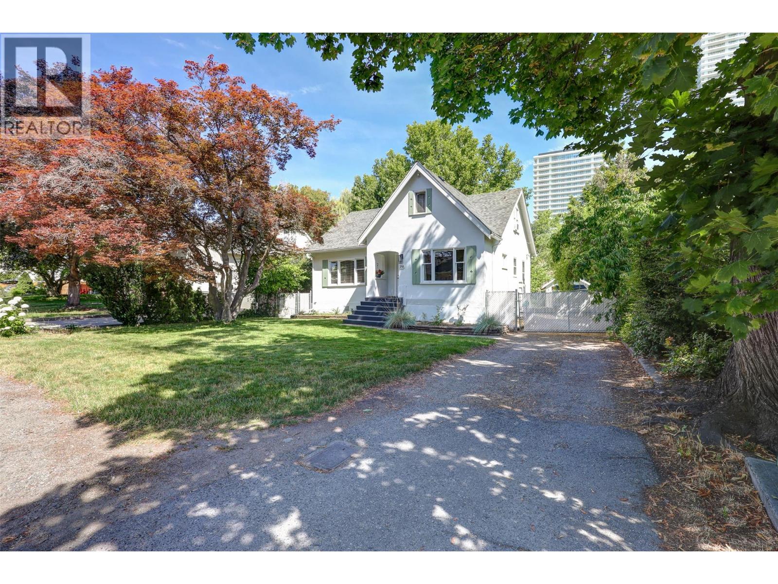 Photo 4 of 258 Riverside Avenue, Kelowna BC