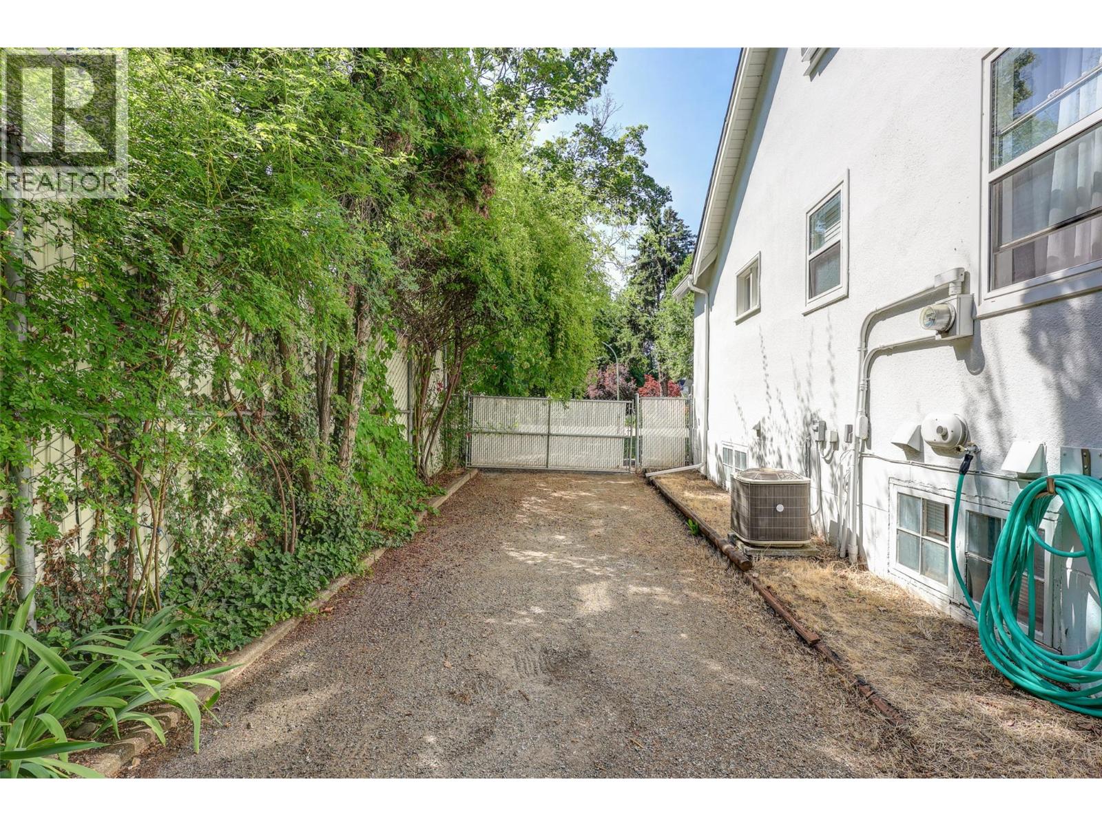 Photo 23 of 258 Riverside Avenue, Kelowna BC