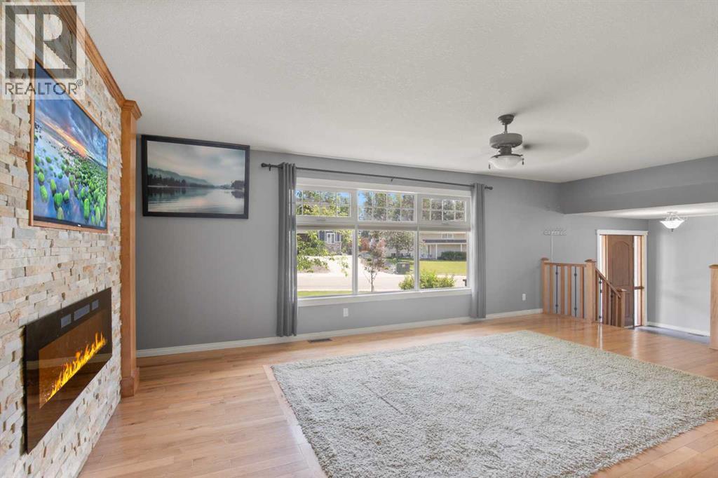 Photo 15 of 255 Piper Drive, Red Deer AB