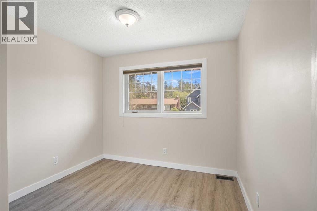 Photo 10 of 255 Piper Drive, Red Deer AB