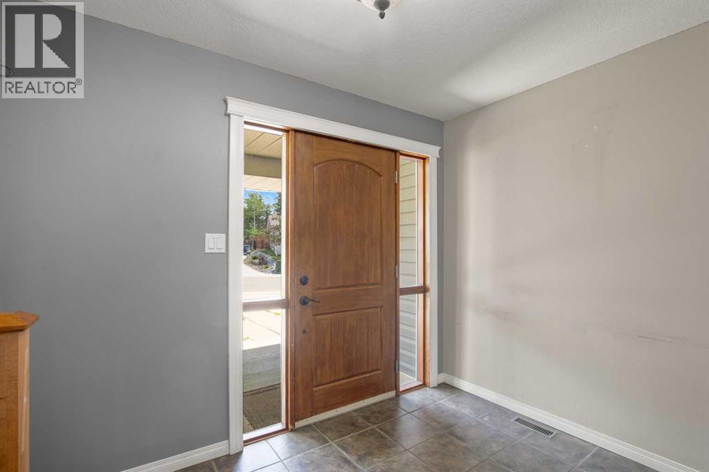Photo 14 of 255 Piper Drive, Red Deer AB