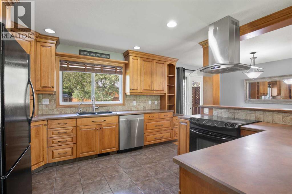 Photo 11 of 255 Piper Drive, Red Deer AB