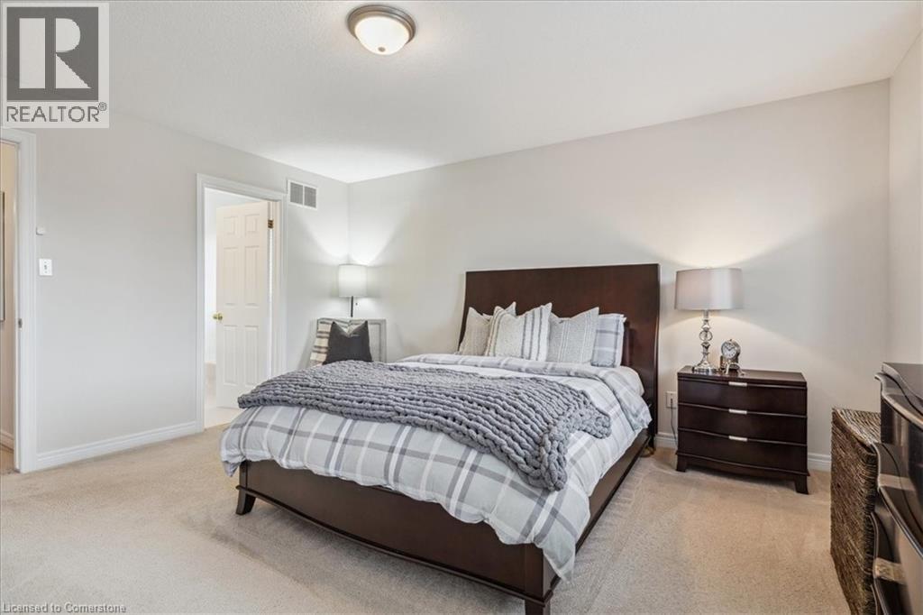 Photo 24 of 51 Napa Lane, Stoney Creek ON