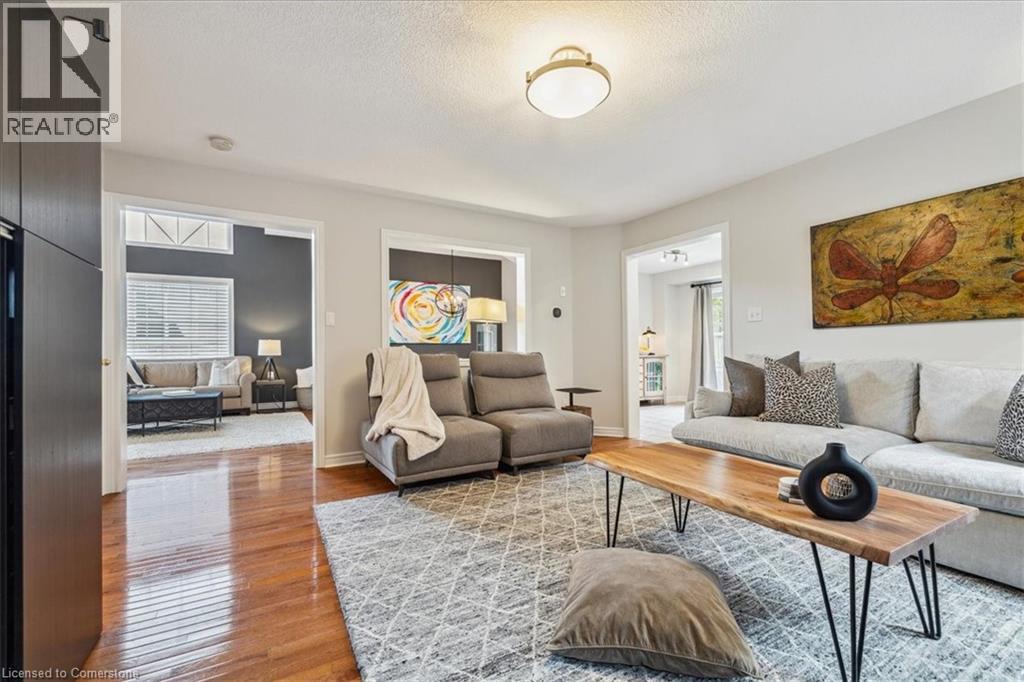 Photo 15 of 51 Napa Lane, Stoney Creek ON