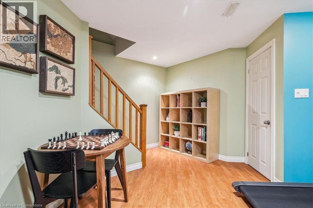 Photo 33 of 51 Napa Lane, Stoney Creek ON
