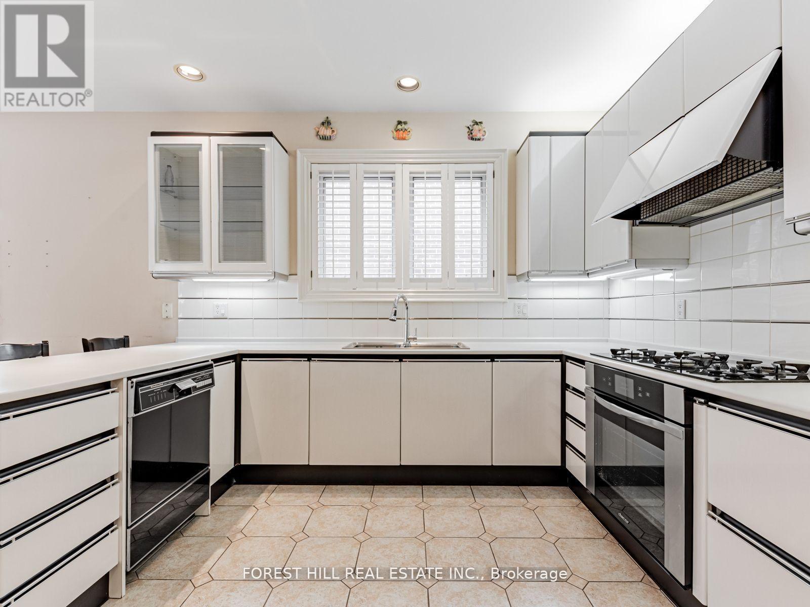 Photo 12 of 51 Stuart Avenue, Toronto ON