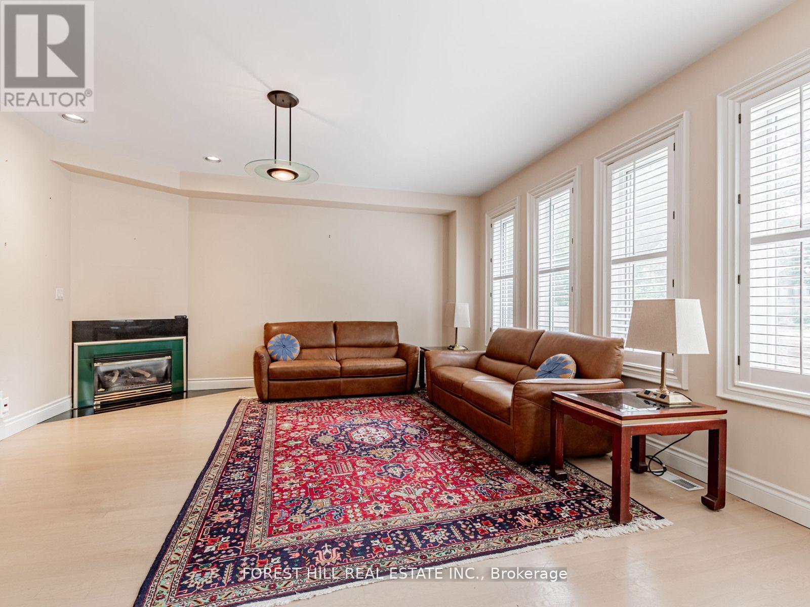 Photo 16 of 51 Stuart Avenue, Toronto ON