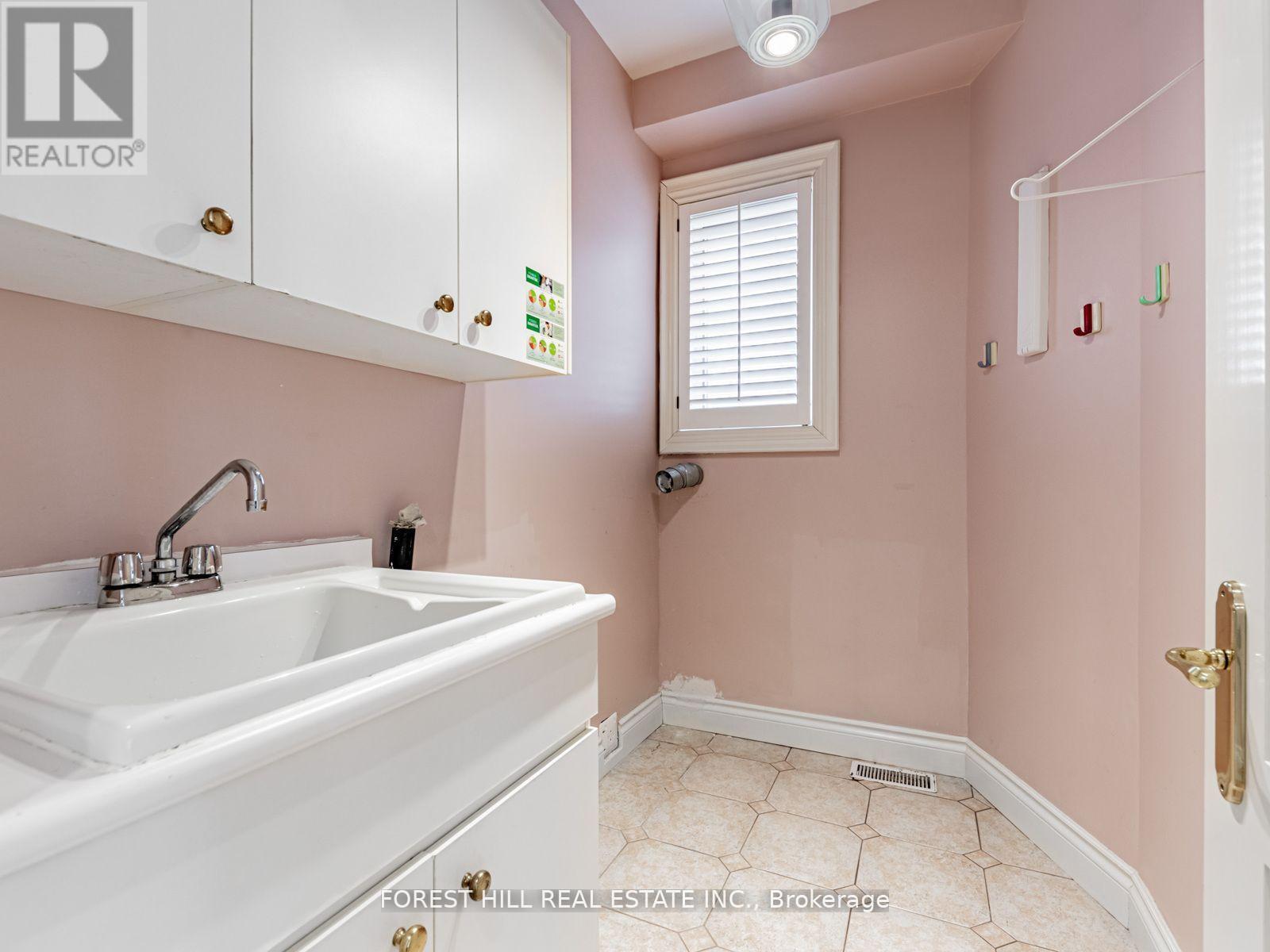Photo 27 of 51 Stuart Avenue, Toronto ON