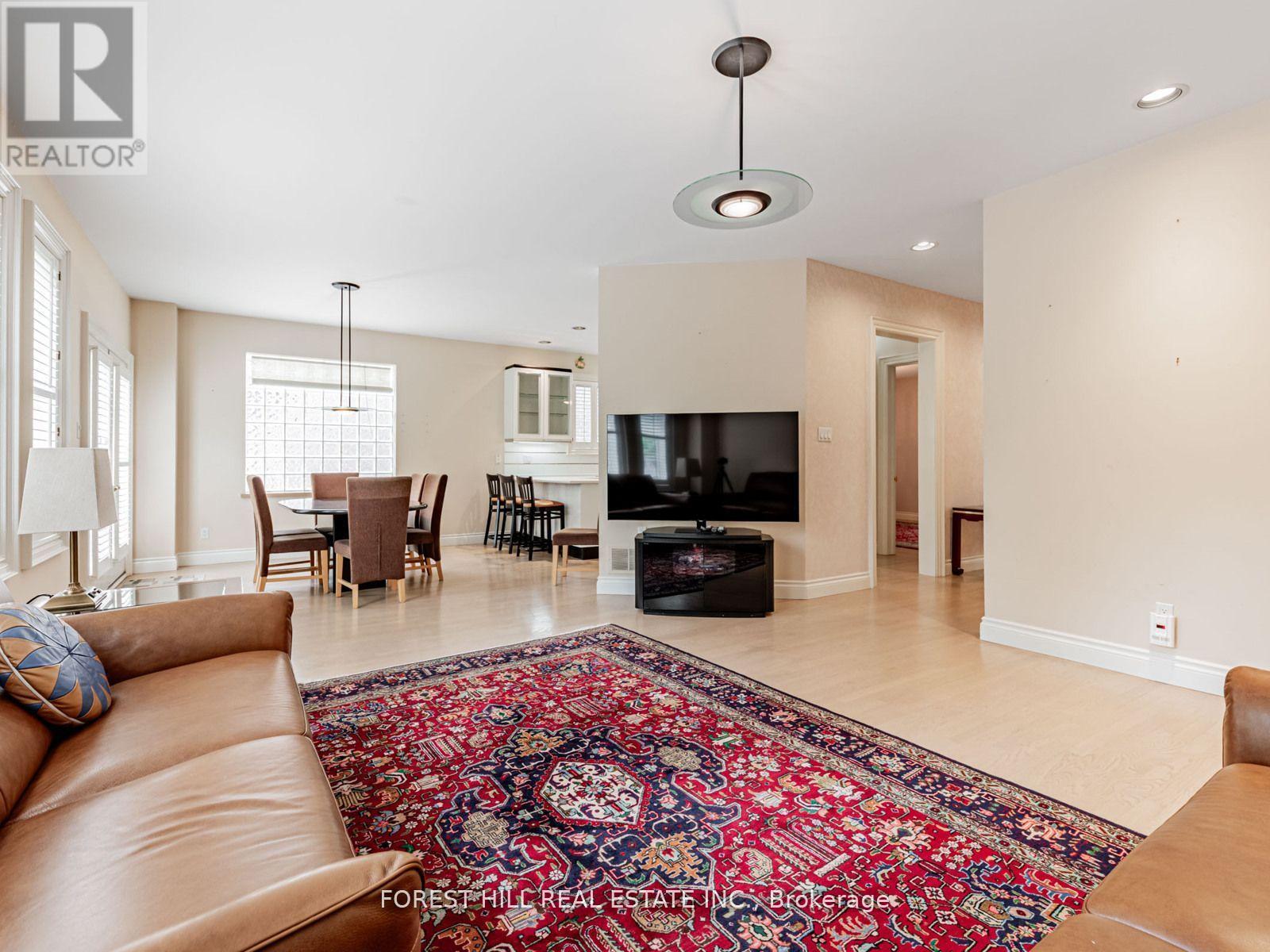 Photo 17 of 51 Stuart Avenue, Toronto ON