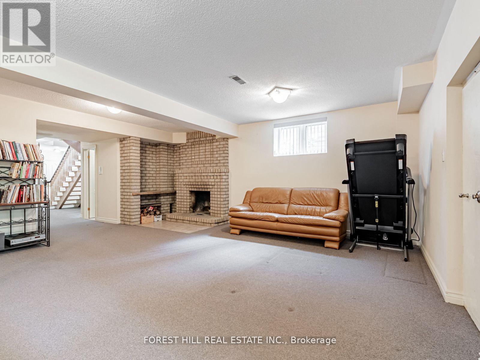 Photo 31 of 51 Stuart Avenue, Toronto ON