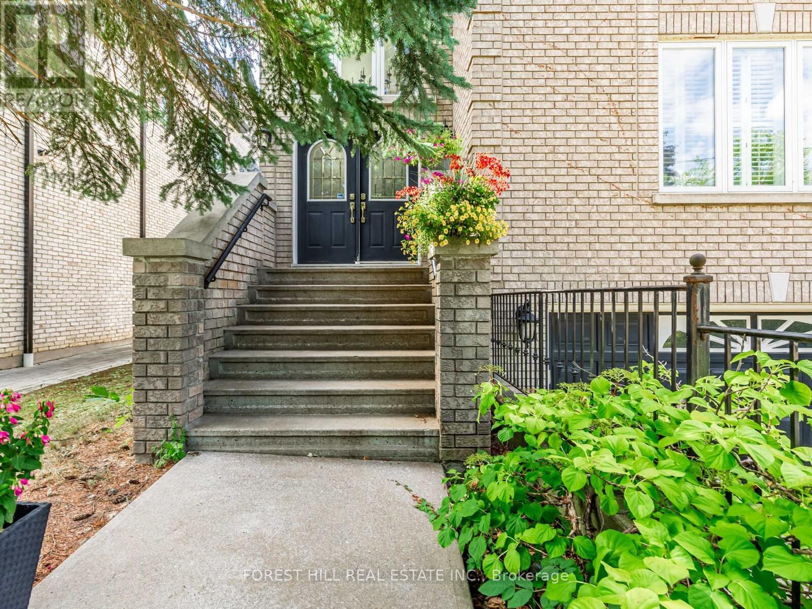Photo 5 of 51 Stuart Avenue, Toronto ON