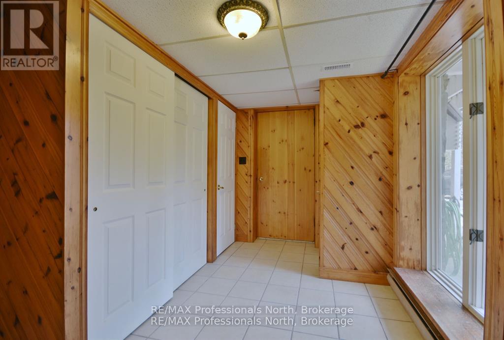 20 COULTER LANE - 16