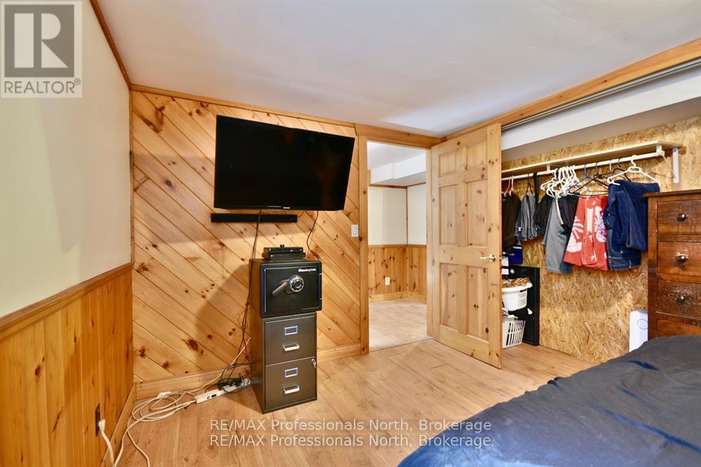 20 COULTER LANE - 19