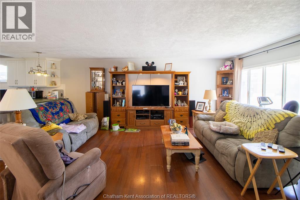 Photo 12 of 273 Grand Avenue East, Chatham ON