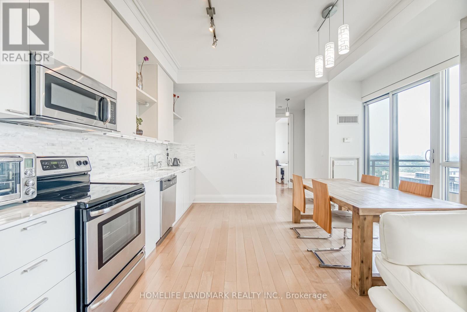 Photo 10 of 2701 35 Hayden Street, Toronto ON