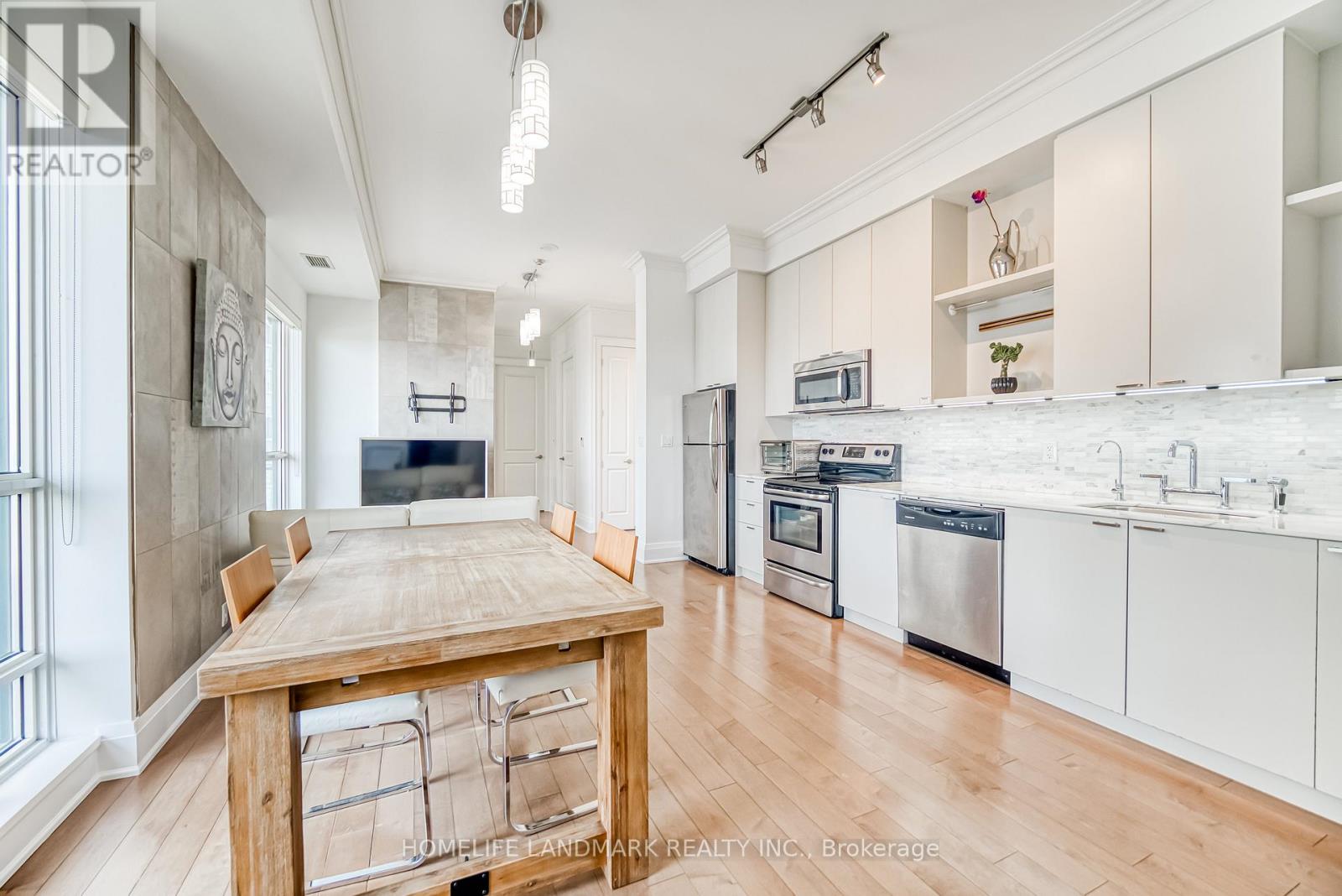 Photo 14 of 2701 35 Hayden Street, Toronto ON