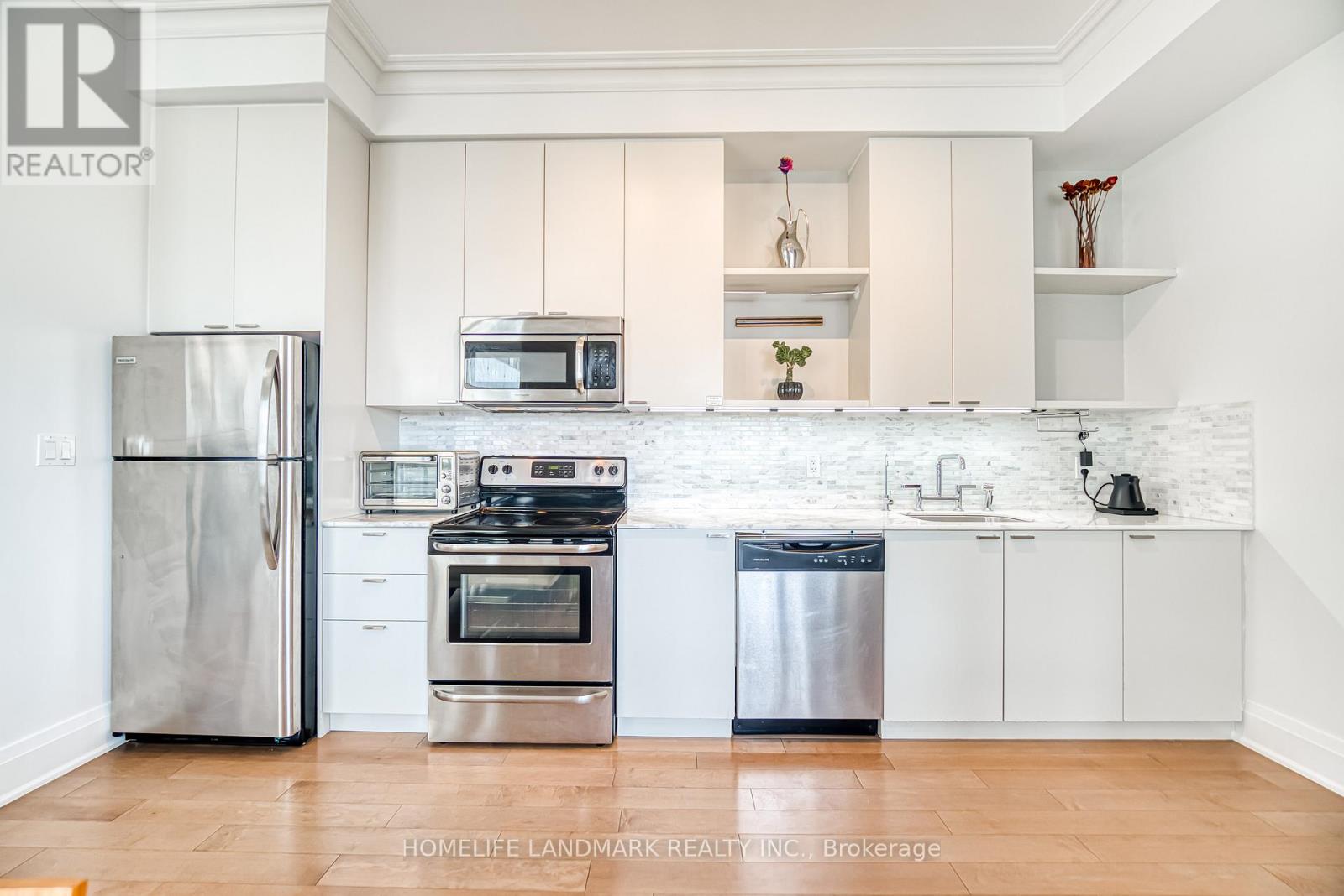 Photo 12 of 2701 35 Hayden Street, Toronto ON