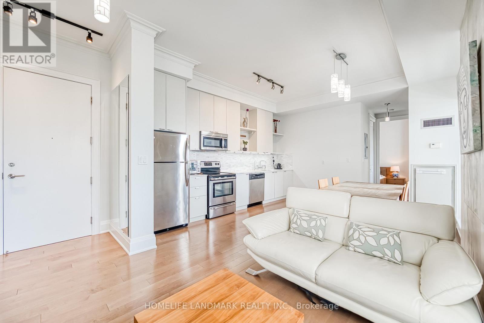 Photo 8 of 2701 35 Hayden Street, Toronto ON