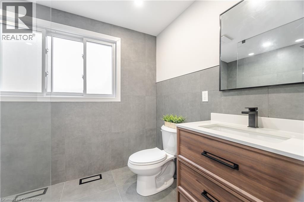 Photo 18 of 20 Roseneath Crescent, Kitchener ON